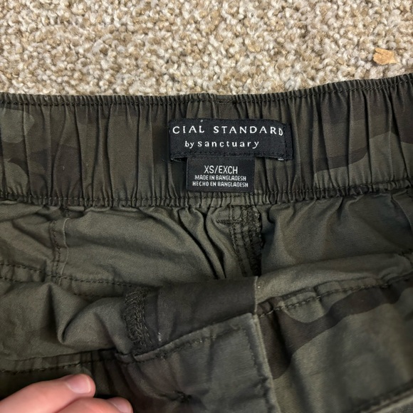 Social Standard By Sanctuary Camouflage Shorts Size XS - Picture 5 of 6